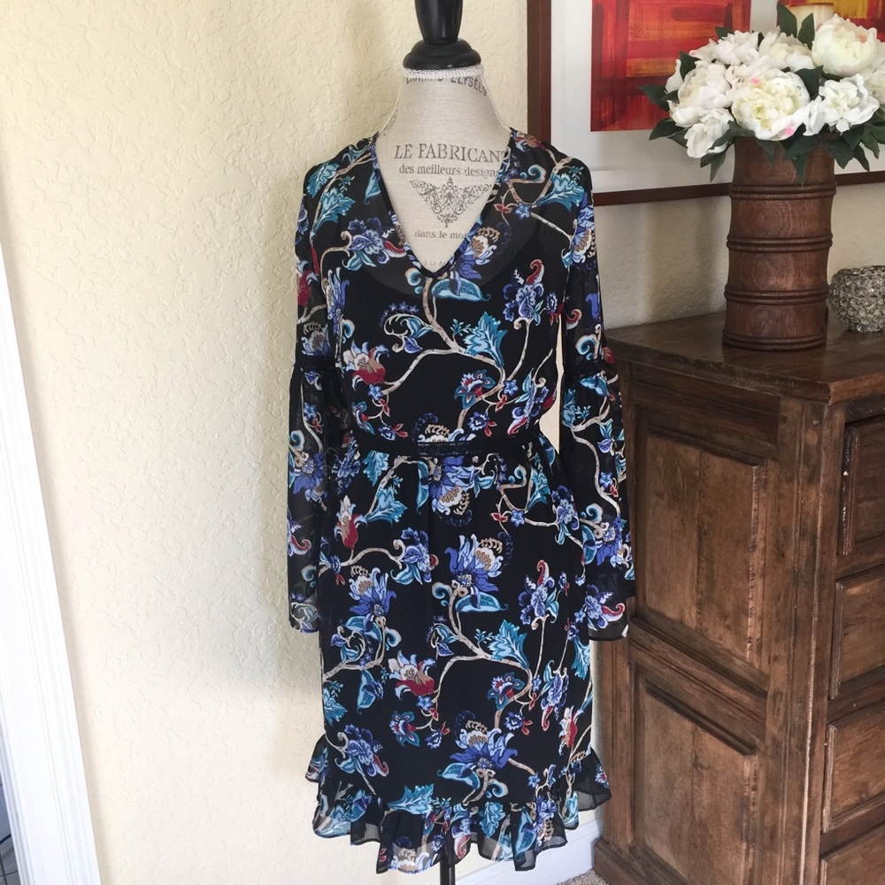 ⭐️CLEARANCE ⭐️WH/BM size 6 - Picture 2 of 7